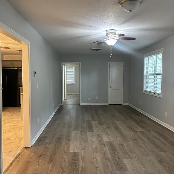 6050 Ellington Cv — Photo 12