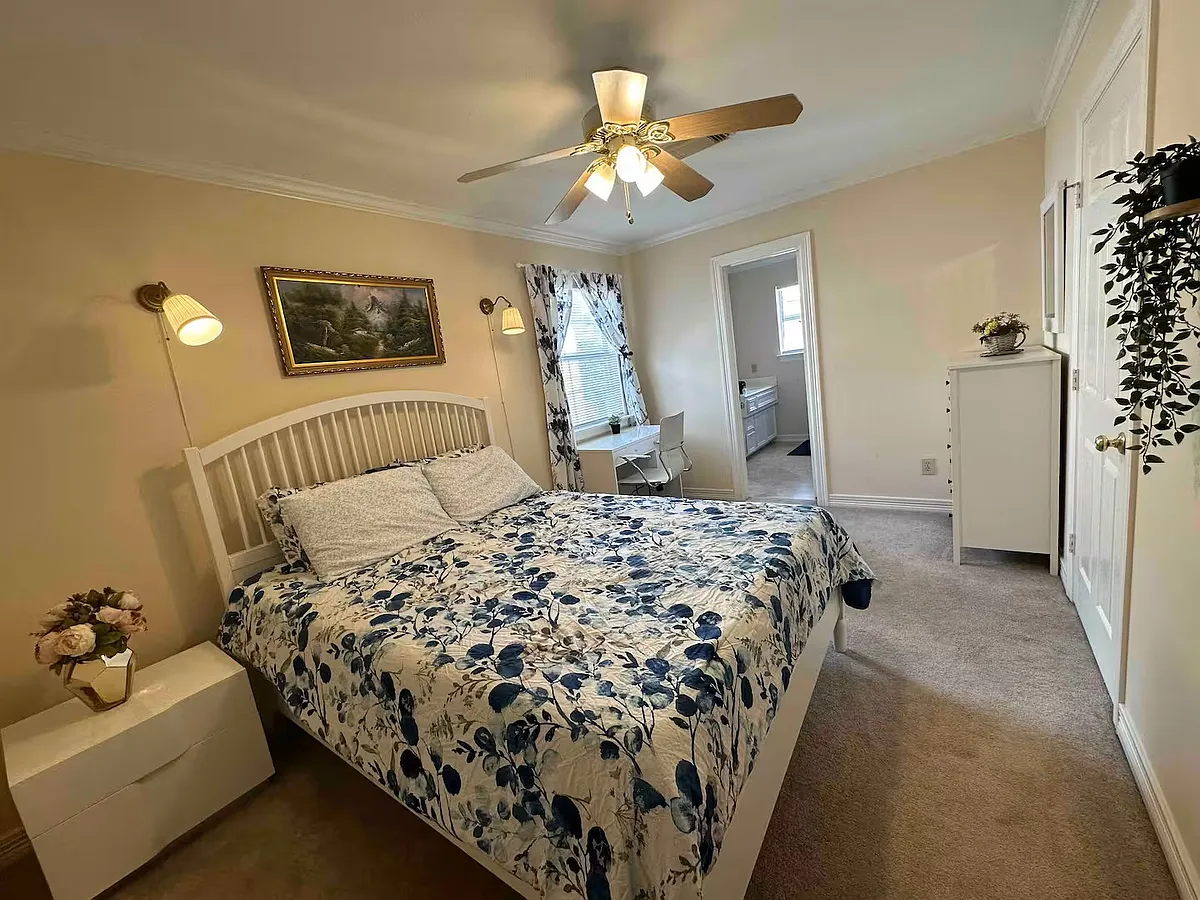 Building Photo - 4401 Holt St #1