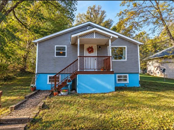 708 Dodd Dr, Waynesville, MO 65583