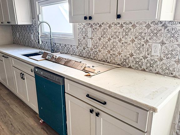 5th image of 601 Hillcrest Rd