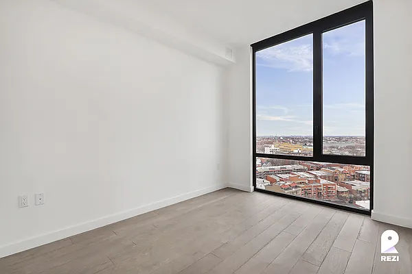 Rented by REZI | media 18