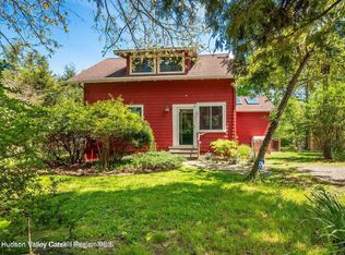 12 Library Ln, Woodstock, NY 12498