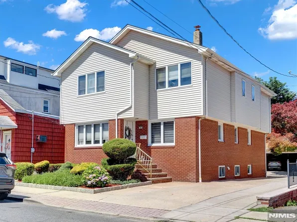 69 Lincoln St, Fairview, NJ 07022