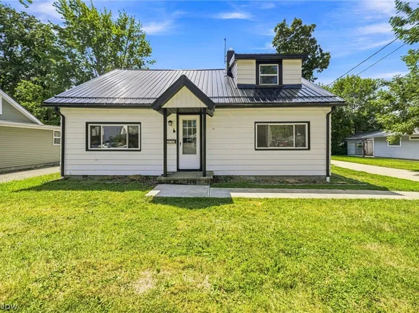 232 Plymouth Dr, Eastlake, OH 44095