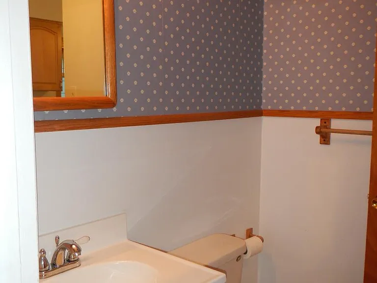 1/2 Bath
