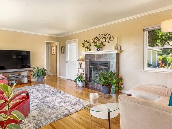3rd image of 303 Prospect Hts