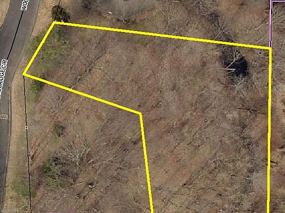 3rd image of 520 Woodbridge Cir