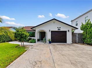 714 103rd Ave N, Naples, FL 34108