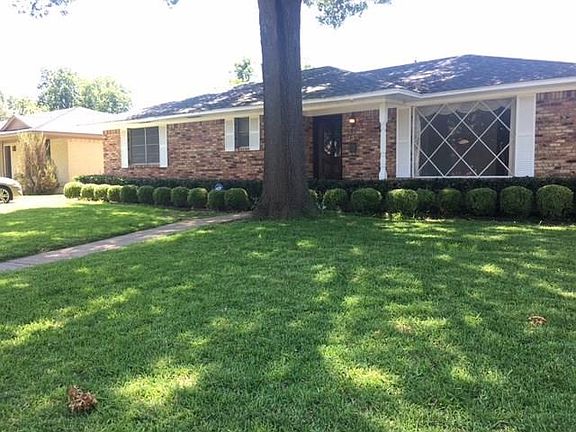 3rd image of 134 W Woodbury Dr