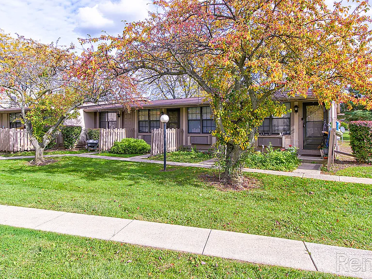Ivywood Apartments — Photo 14