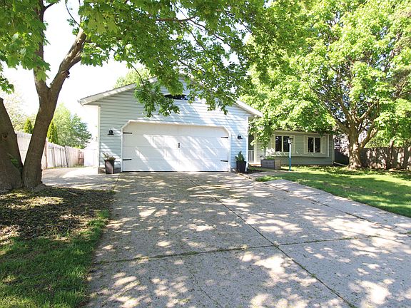 2nd image of 3127 Rivervale Dr SW