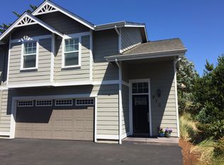910 Hemlock St, Florence, OR 97439