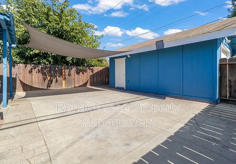 400 E Ellis St — Photo 24