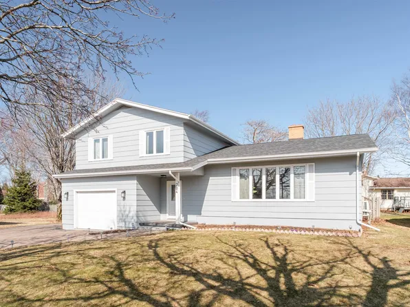 284 N River Rd, Charlottetown, PE C1A 3L8