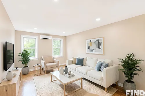 112 E 53rd St #1 Photo 1 112 E 53rd St #1 Photo 1