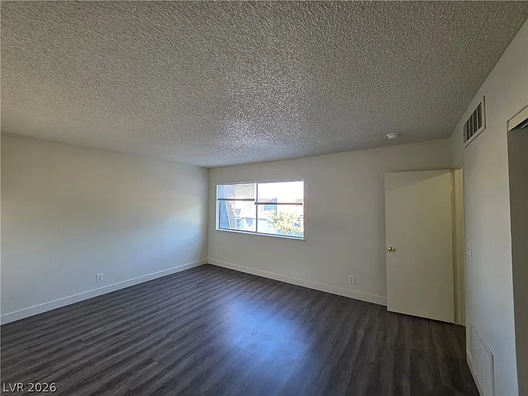 3364 Royce Ct — Photo 47