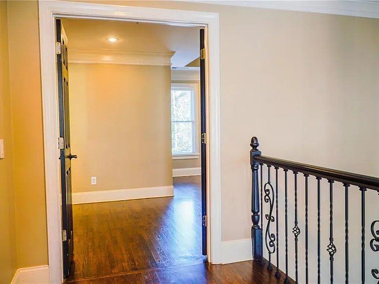 1127 Ashton Bluff Dr — Photo 18