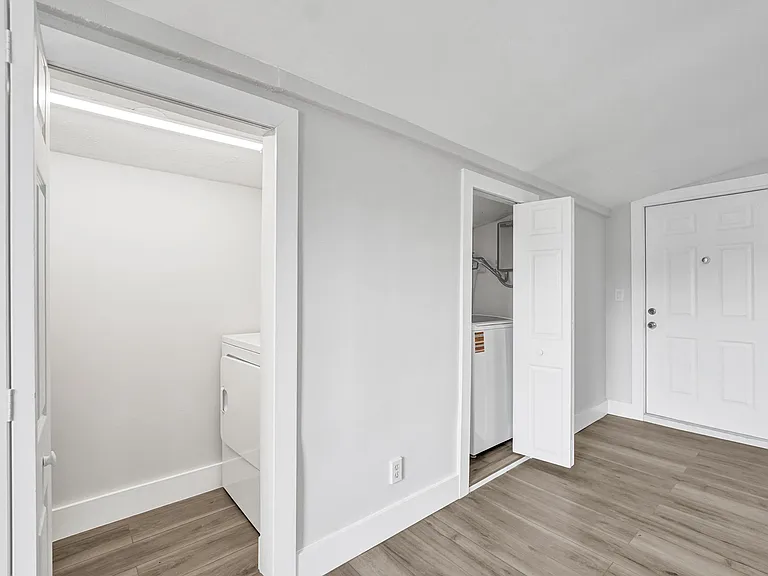 5601 SW 36th Ct — Photo 43