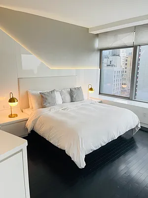 Rented by Compass | media 12