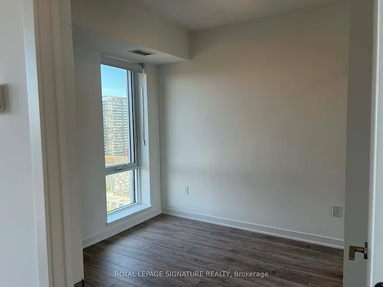 10 Oak St — Photo 4