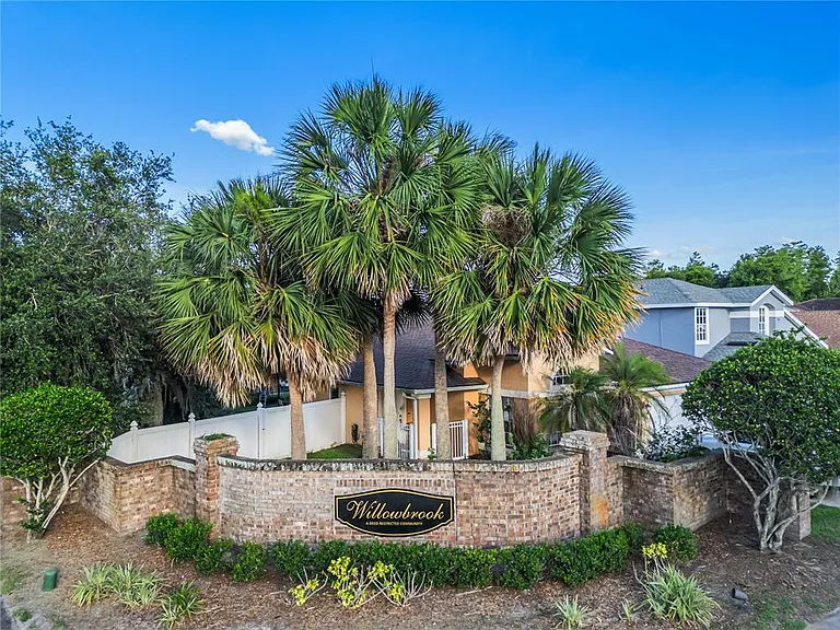 1542 Brook Hollow Dr — Photo 31