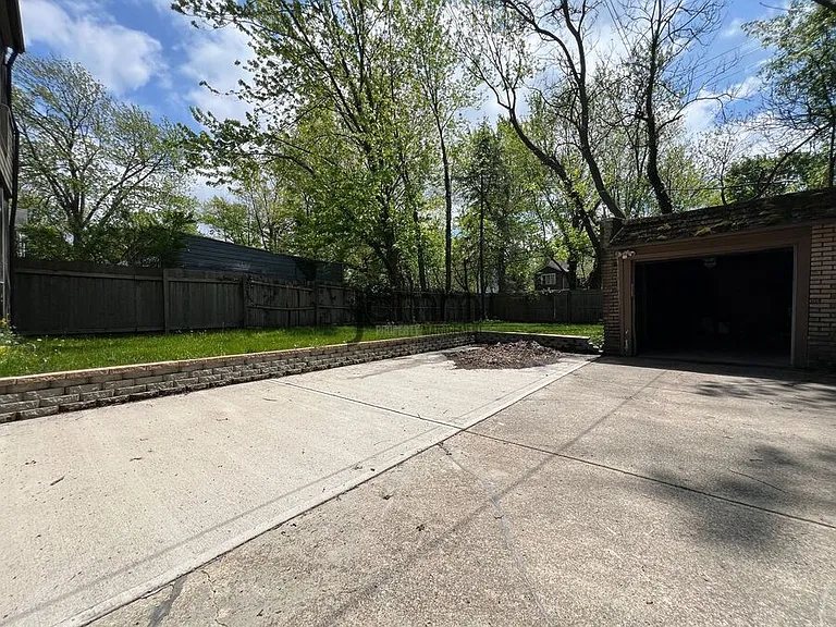 3232 Clarendon Rd — Photo 29