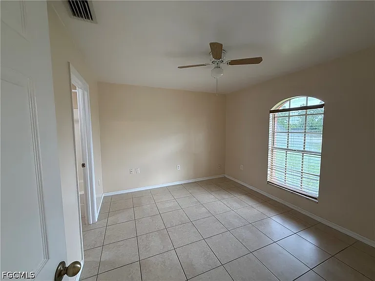 696 Homestead Rd S — Photo 20