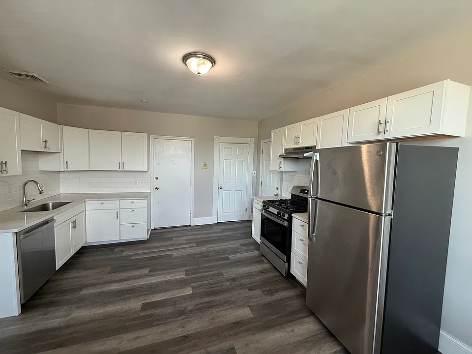 820 Mount Auburn St #6