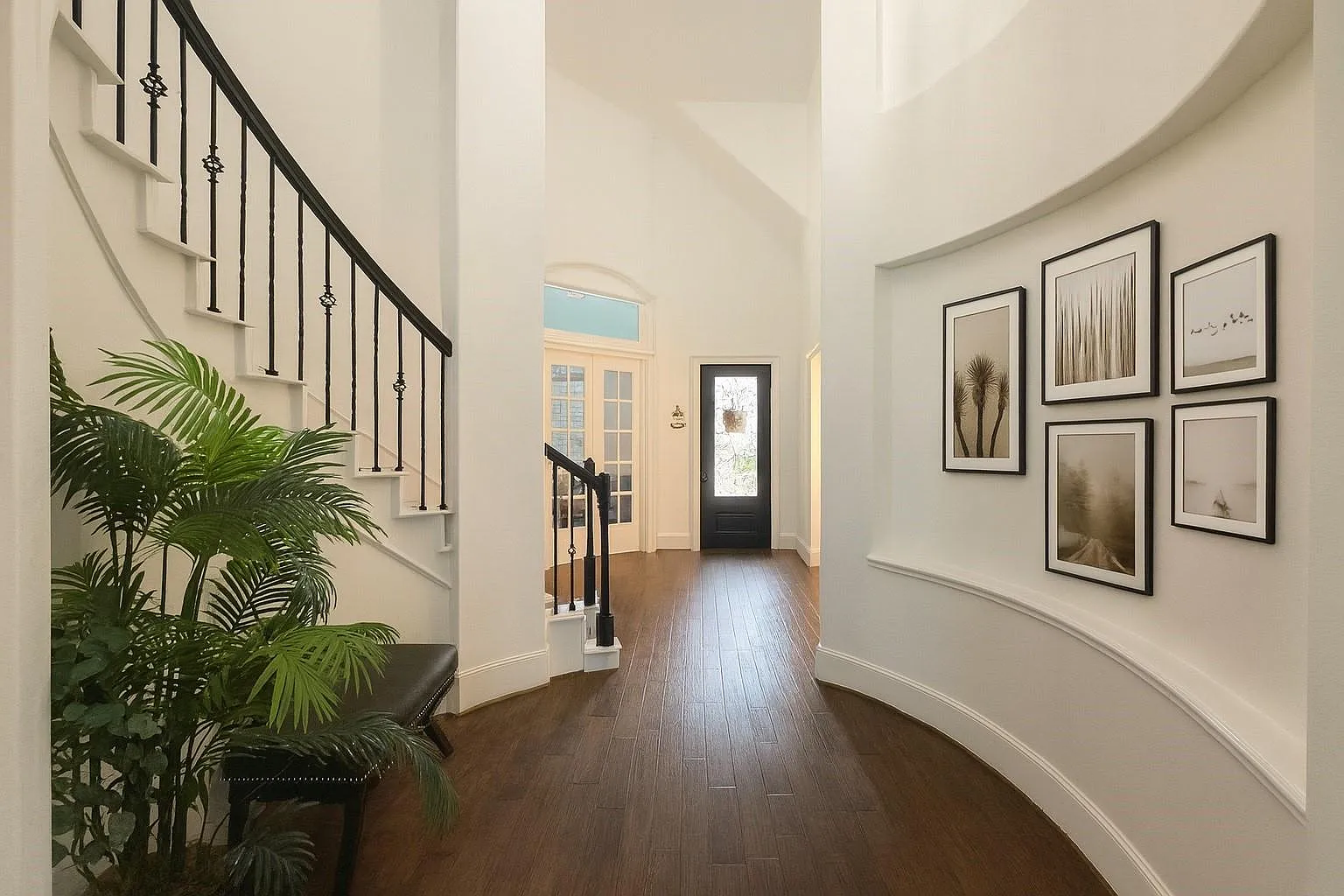4 bed, 3.5 bath, 3373 sqft, $3,500 — Photo 3