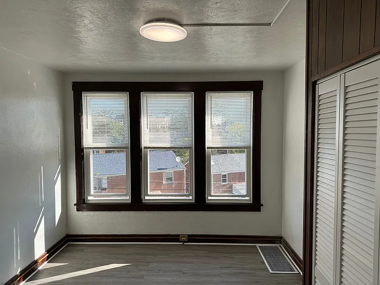 2832 Clermont Ave #1-2-4 — Photo 5