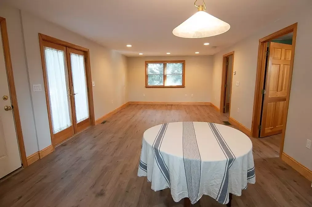 1 bed, 650 sqft, $2,100 — Photo 3