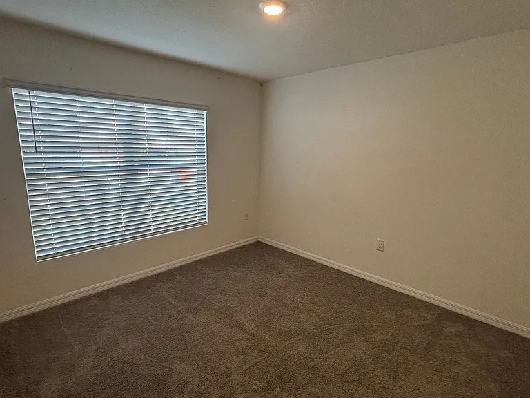 8940 SW 50th Ter — Photo 4