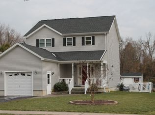 47 Maple Shade Ave E, Hamilton, NJ 08690