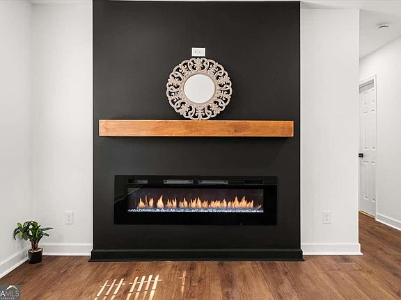 4th image of 3770 Larkspur Ter