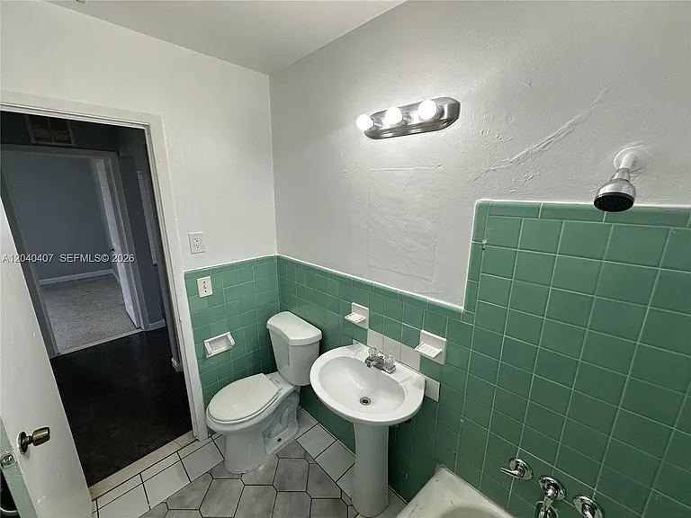 820 NW 4th Ave — Photo 4