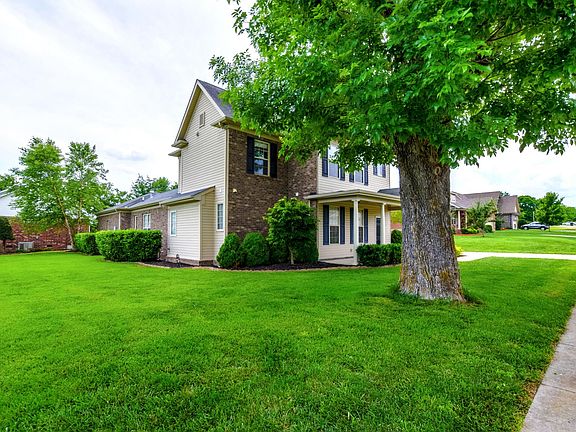 3rd image of 413 Bernhart Dr