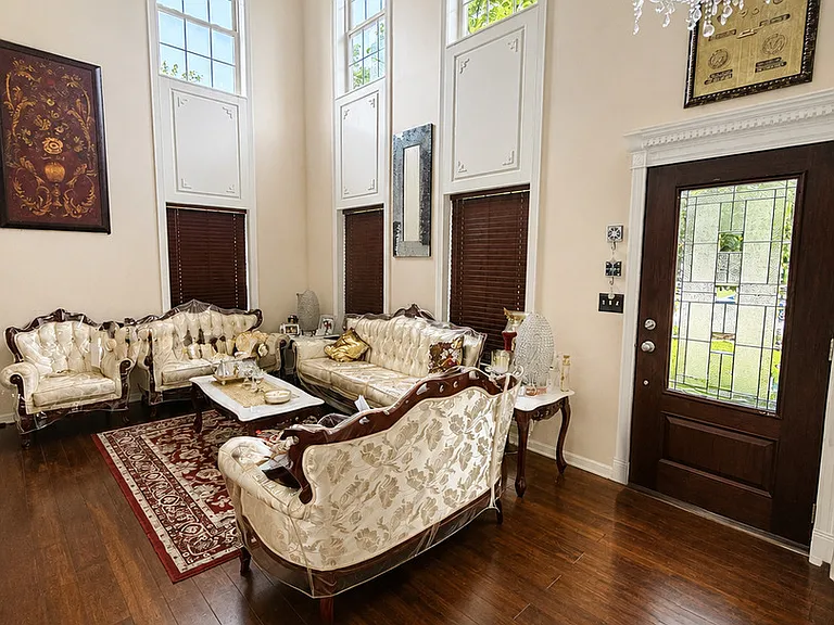 20841 W Barrington Ct — Photo 3