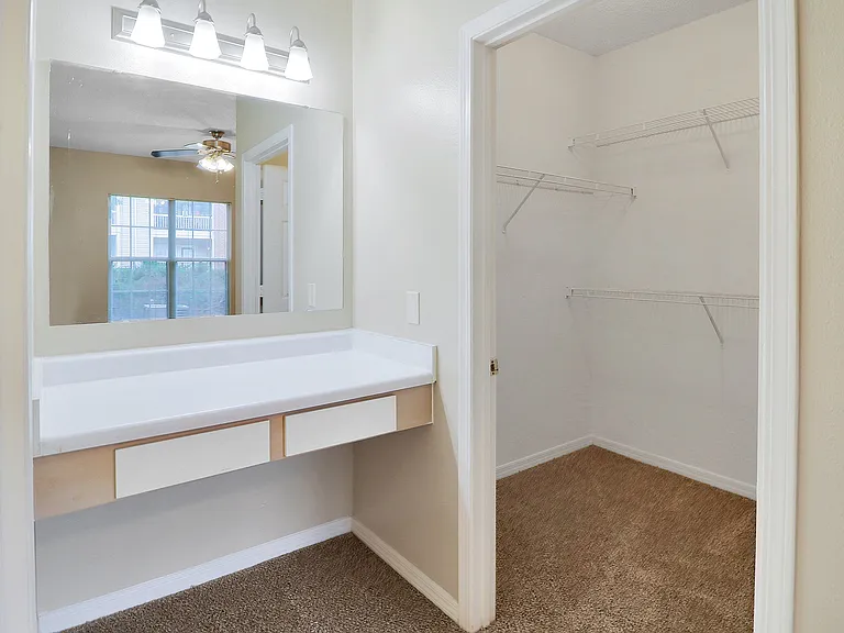 The Grove at Pleasant Valley Apartment Homes — Photo 18
