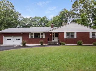 5 Dogwood Hill Rd, Wappingers Falls, NY 12590