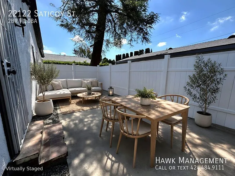 22122 Saticoy St — Photo 18