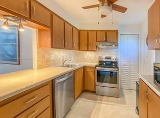 250 NW 67th St APT 417, Boca Raton, FL 33487