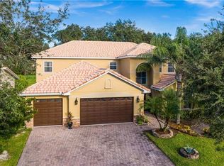 3713 Eagle Isle Cir, Kissimmee, FL 34746