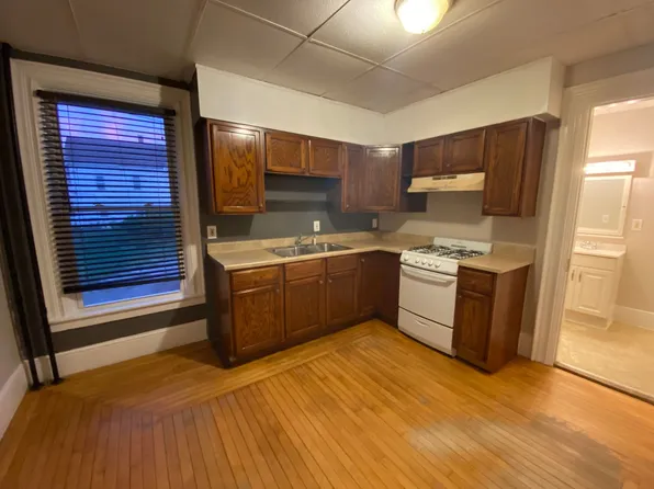 772 Second Street, 772 2nd St APT 3, Fall River, MA 02721