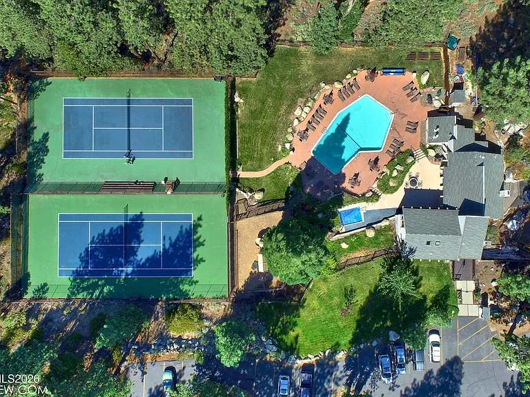 215 Clubhouse Cir — Photo 42