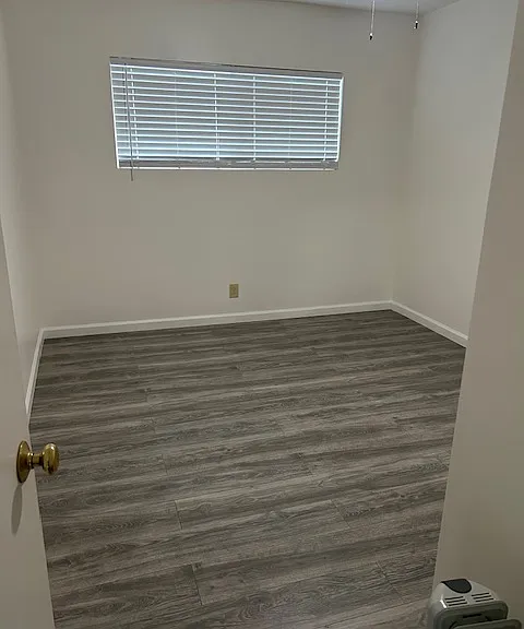 1250 N Mentor Ave #12 — Photo 7