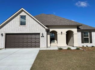463 Rue Des Affaires, Houma, LA 70364