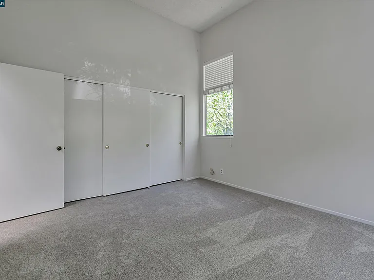 1956 Fair Ridge Ct — Photo 30