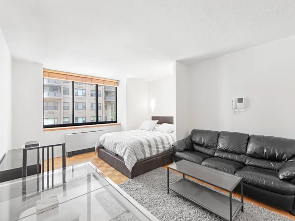 250 E 40th St APT 4C, New York, NY 10016