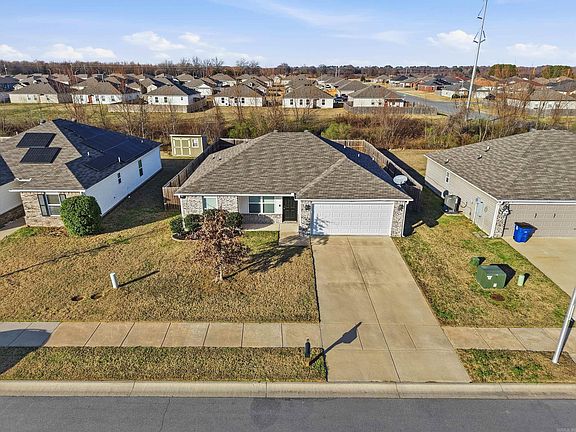 2nd image of 1801 Yarrow Dr