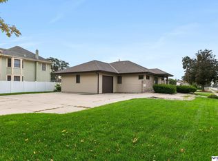 1040 N Bell St, Fremont, NE 68025